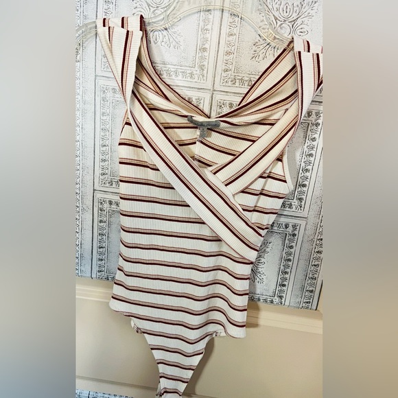 GUC Charlotte Russe Sz-S Body-Suite/Top- Cute Asymmetrical Twisted V-Neck Front - Picture 4 of 16